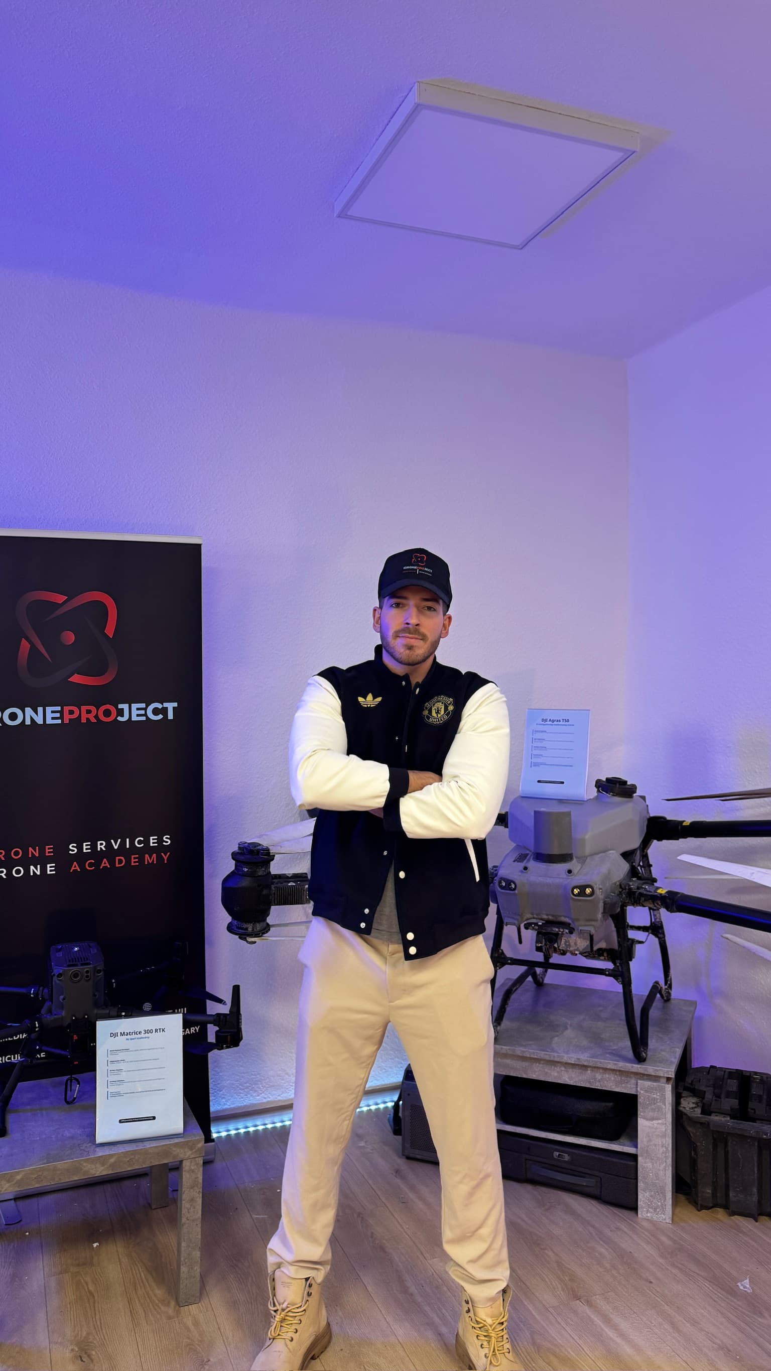 iDroneProject oktatóterem drónokkal és oktatóval
